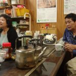 旦那さんと栄子さんのツーショット。ほのぼのとした時間が流れていく。