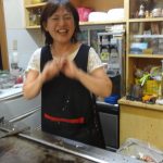 若々しい笑顔の淳子さん。「こう見えても孫が8人いるのよ」という言葉が、とても信じられないほどだ。